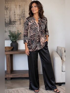Ava & Grace animal print wrinkle free top
